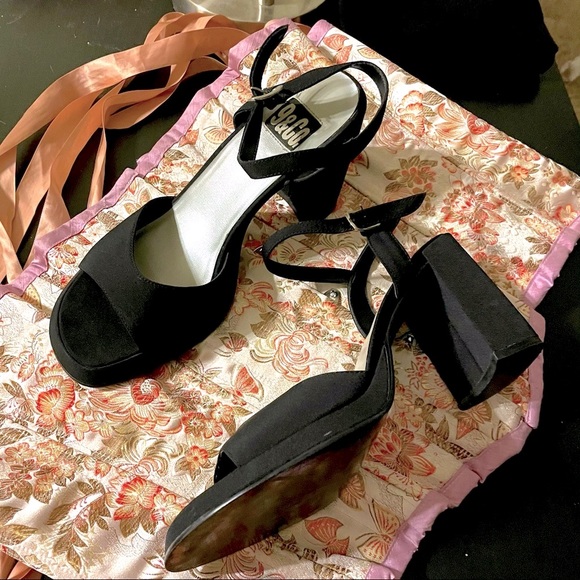90s strappy sandals